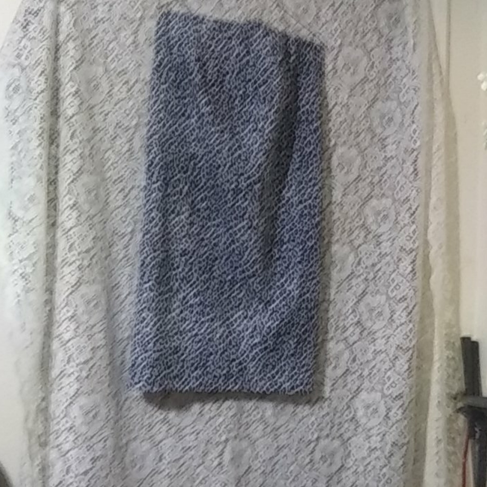 IM SELLING A LEOPARD SKIRT
